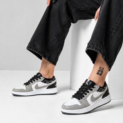 کتونی اسپرت زنانه مدل نایک جردن 1 Nike Jordan رنگ سفید طوسی کد 51465