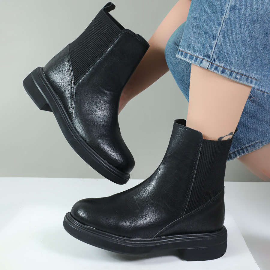 نیم بوت زنانه رنگ مشکی مدل 36 پشت کش چروک کد 33640 نیم بوت زنانه رنگ مشکی مدل 36 پشت کش چروک کد 33640