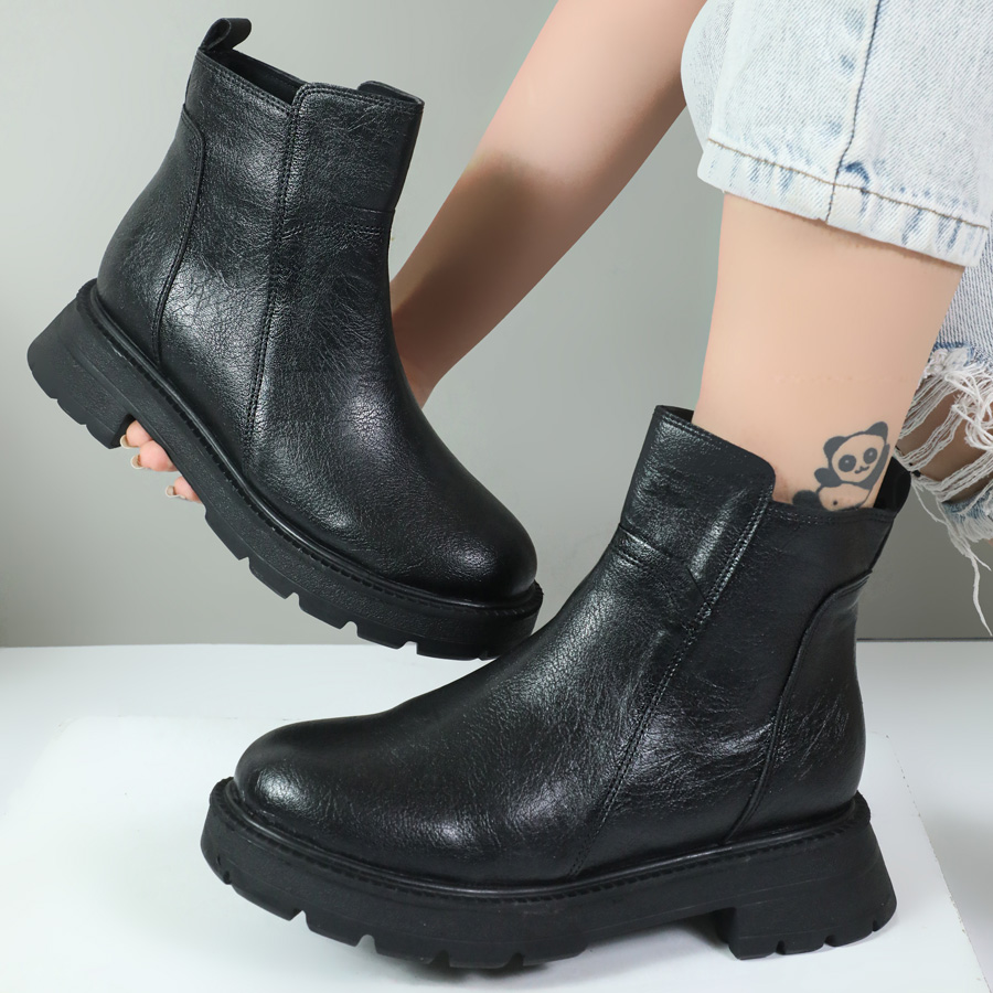 نیم بوت زنانه رنگ مشکی ضد آب بغل زیپ دار فلوتر 702 کد 64888 نیم بوت زنانه رنگ مشکی ضد آب بغل زیپ دار فلوتر 702 کد 64888