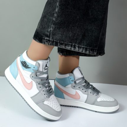 کتونی ساقدار زنانه مدل جردن ایر وان jordan air رنگ سفید طوسی صورتی کد 54466