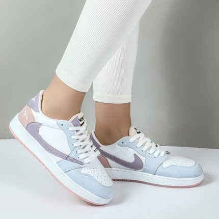 کتونی اسپرت زنانه مدل نایک تراویس رنگ سفید بنفش صورتی کد 099899