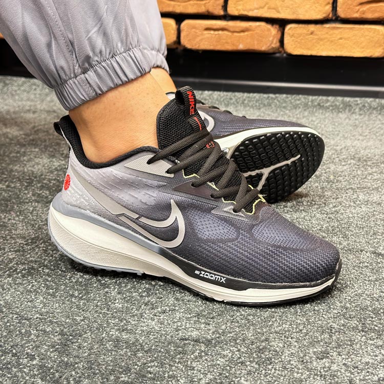 کتونی اسپرت مردانه مدل نایک nike zoomx رنگ مشکی سفید کد 8816 کتونی اسپرت مردانه مدل نایک nike zoomx رنگ مشکی سفید کد 8816
