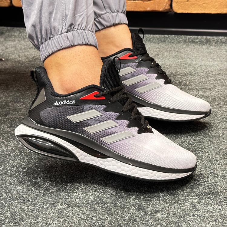 کتونی اسپرت مردانه مدل آدیداس adidas رنگ سفید مشکی کد 8712 کتونی اسپرت مردانه مدل آدیداس adidas رنگ سفید مشکی کد 8712