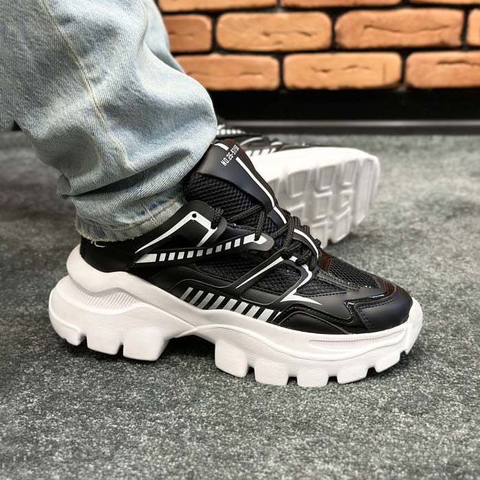 کتونی اسپرت مردانه بالنسیاگا BALENCIAGA رنگ مشکی زیره سفید کد 1500 کتونی اسپرت مردانه بالنسیاگا BALENCIAGA رنگ مشکی زیره سفید کد 1500