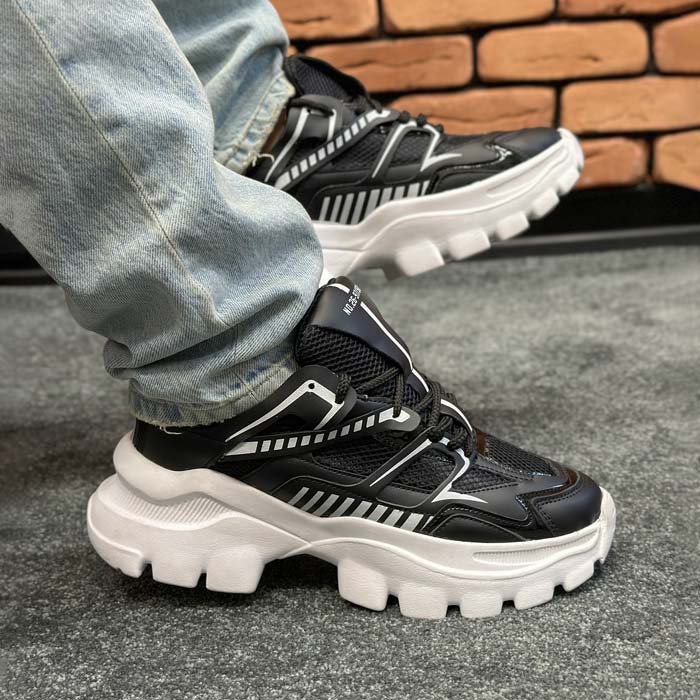 کتونی اسپرت مردانه بالنسیاگا BALENCIAGA رنگ مشکی زیره سفید کد 1500 کتونی اسپرت مردانه بالنسیاگا BALENCIAGA رنگ مشکی زیره سفید کد 1500