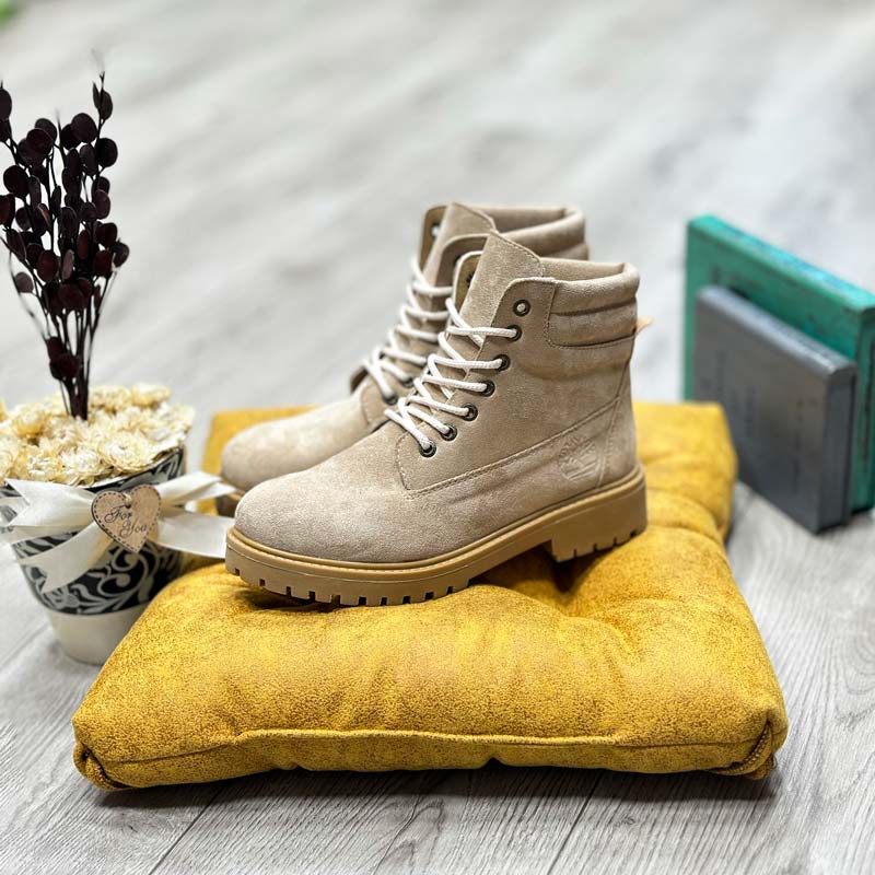 نیم بوت زنانه تیمبرلند ضد آب جنس جیر رنگ کرم کد 10200 نیم بوت زنانه تیمبرلند ضد آب جنس جیر رنگ کرم کد 10200