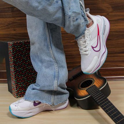 کتونی زنانه اسپرت مدل nike zoom نایک زوم رنگ سفید بنفش کد 75500