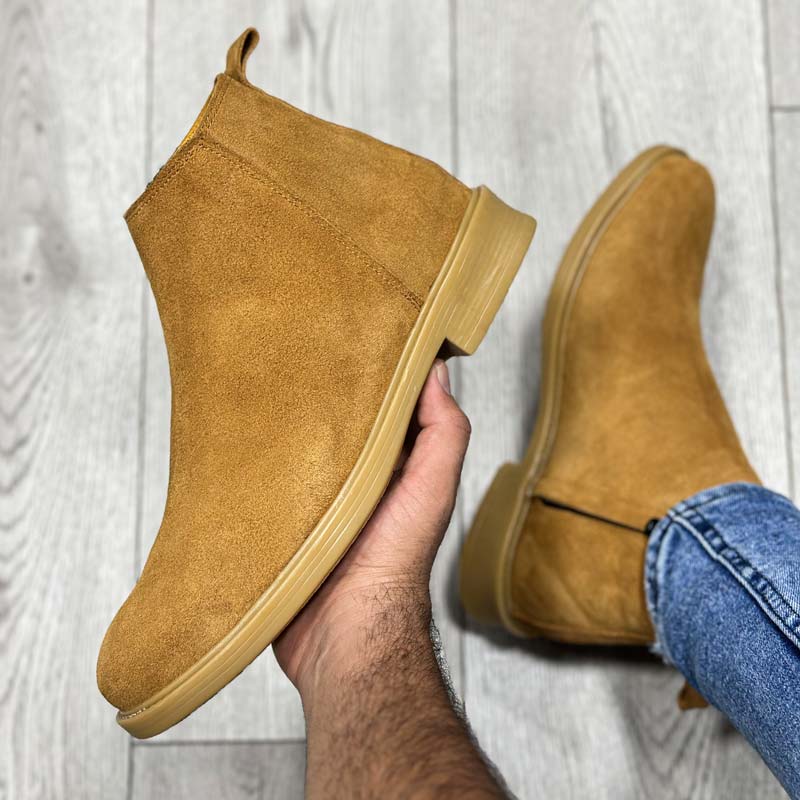 بوت مردانه مدل چلسی زیپدار چرم طبیعی جیر رنگ عسلی کد 95300 بوت مردانه مدل چلسی زیپدار چرم طبیعی جیر رنگ عسلی کد 95300