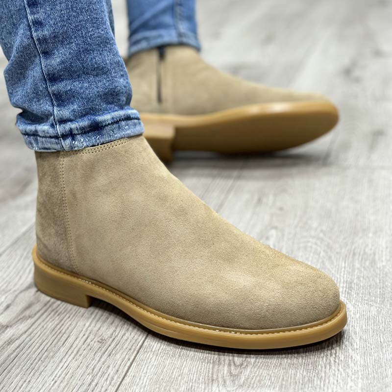 2بوت مردانه مدل چلسی زیپدار چرم طبیعی جیر رنگ خاکی کد 95000jpg بوت مردانه مدل چلسی زیپدار چرم طبیعی جیر رنگ خاکی کد 95000