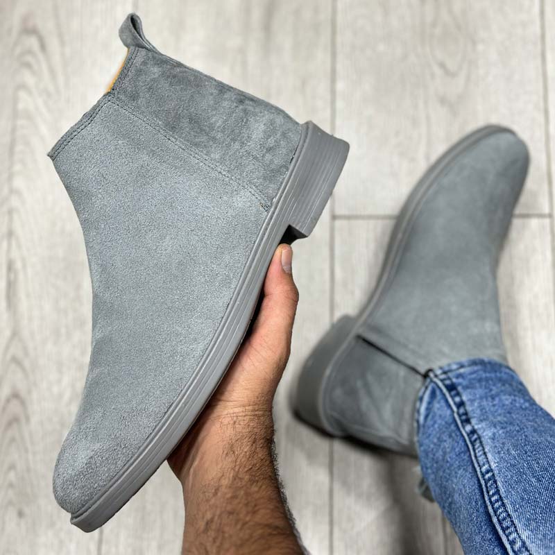 بوت مردانه مدل چلسی زیپدار چرم طبیعی جیر رنگ طوسی کد 95200 بوت مردانه مدل چلسی زیپدار چرم طبیعی جیر رنگ طوسی کد 95200