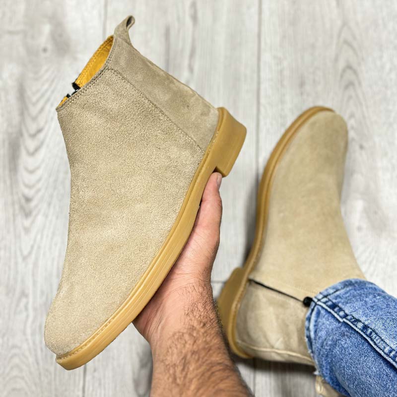 بوت مردانه مدل چلسی زیپدار چرم طبیعی جیر رنگ خاکی کد 95000 بوت مردانه مدل چلسی زیپدار چرم طبیعی جیر رنگ خاکی کد 95000